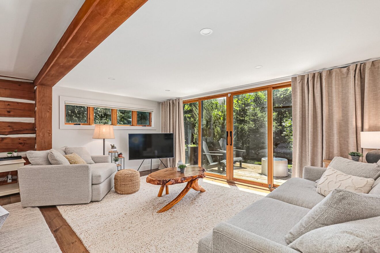 116 Lakeshore Rd E, The Blue Mountains, ON L9Y 0N2