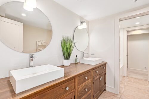 116 Lakeshore Rd E, The Blue Mountains, ON L9Y 0N2