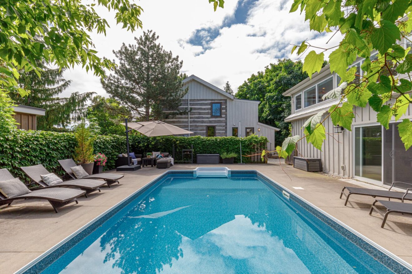 116 Lakeshore Rd E, The Blue Mountains, ON L9Y 0N2