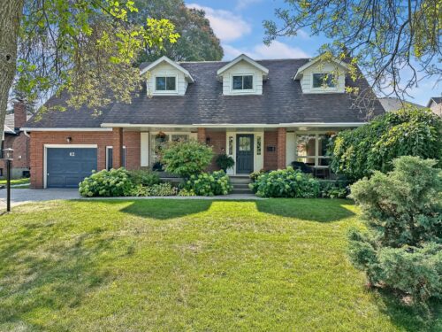 62 Lockhart Rd, Collingwood, ON L9Y 2L3