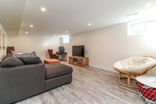 62 Lockhart Rd, Collingwood, ON L9Y 2L3