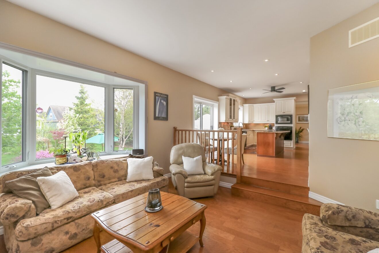 82 Stanley St, Collingwood, ON L9Y 0G7, Canada