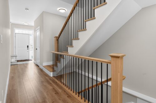 130 Courtland Street, The Blue Mountains, main floor hallway - Keleher + Co. Real Estate For Sale