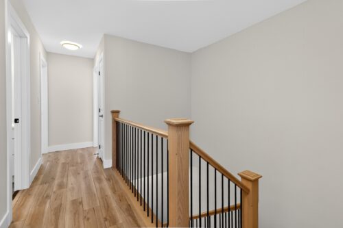 130 Courtland Street, The Blue Mountains, upstairs hallway - Keleher + Co. Real Estate For Sale