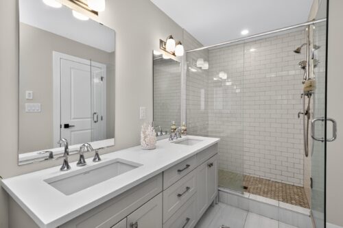 130 Courtland Street, The Blue Mountains, primary bathroom - Keleher + Co. Real Estate For Sale
