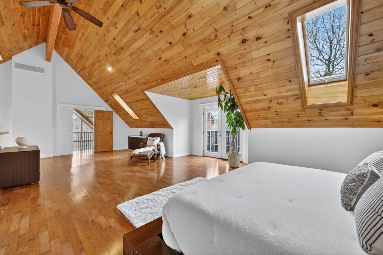 Primary Bedroom Loft - 53 BROADVIEW STREET Collingwood, Ontario L9Y0X2