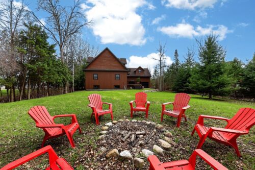 Backyard - 53 BROADVIEW STREET Collingwood, Ontario L9Y0X2