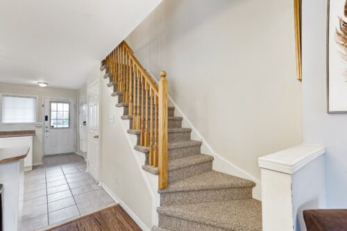 9 Royalton Lane Collingwood, ON L9Y 5K4 - staircase