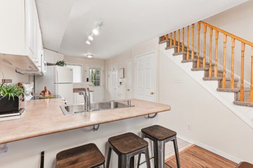 9 Royalton Lane Collingwood, ON L9Y 5K4 - kitchen