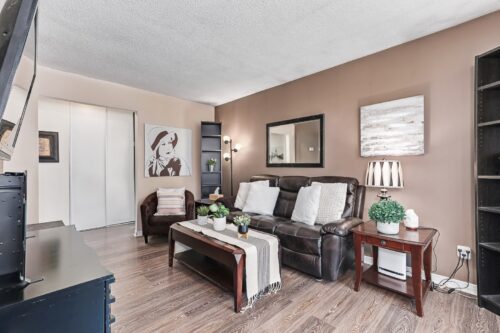 92 Alice Street, Collingwood, ON, Keleher + Co. Real Estate For Sale - living room