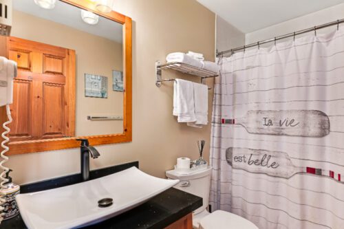 FOR SALE - 184 Snowbridge Way, Unit 211, The Blue Mountains - Keleher + Co. Real Estate - laundry - bathroom