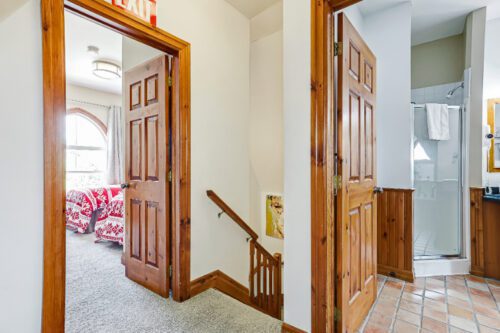 FOR SALE - 184 Snowbridge Way, Unit 211, The Blue Mountains - Keleher + Co. Real Estate - laundry - upstairs hallway