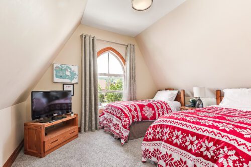 FOR SALE - 184 Snowbridge Way, Unit 211, The Blue Mountains - Keleher + Co. Real Estate - laundry - second floor bedroom