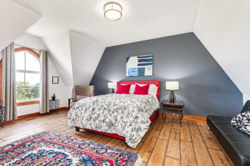 FOR SALE - 184 Snowbridge Way, Unit 211, The Blue Mountains - Keleher + Co. Real Estate - laundry - primary bedroom