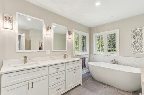 Blue Mountains, ON - Keleher + Co. Real Estate For Sale - Primary bathroom