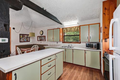 35 Georgian Manor Drive Collingwood, ON L9Y 5P2
