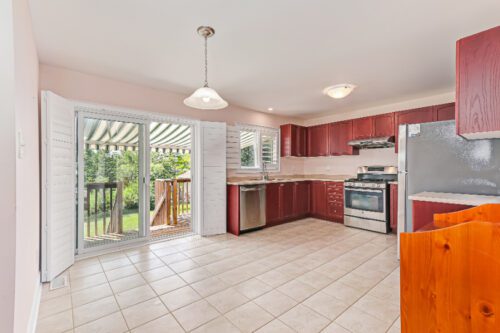 252 Spruce Street Clearview, ON L0M 1S0, Keleher + Co. Real Estate For Sale - Kitchen