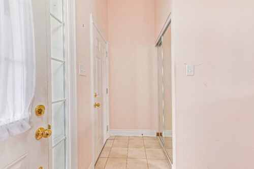 252 Spruce Street Clearview, ON L0M 1S0, Keleher + Co. Real Estate For Sale - entry way